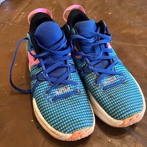 Nike Lebron Witness 7 basketball shoes